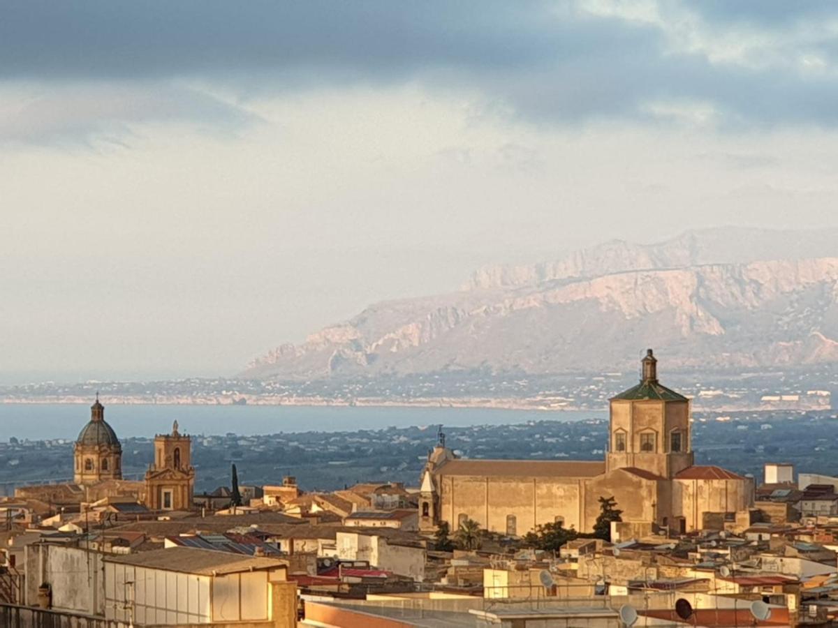 Il Girasole Del Centro Storico Villa Alcamo Exterior photo